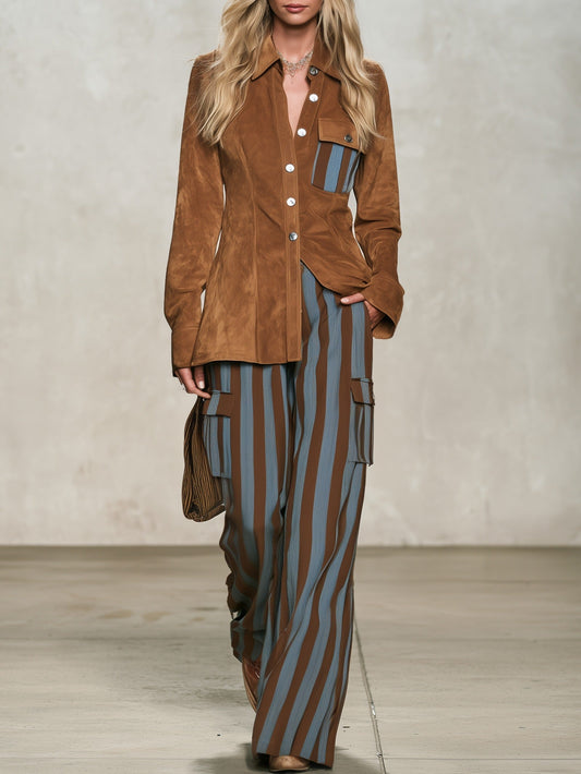 Nives | Completo Camicia Effetto Camoscio e Pantaloni a Righe, Tabacco e Azzurro