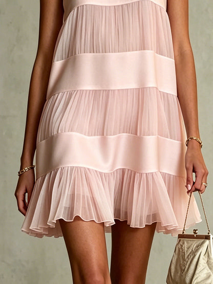 Carla | Vestito corto patchwork rosa chiaro in strati di chiffon plissettato e satinato