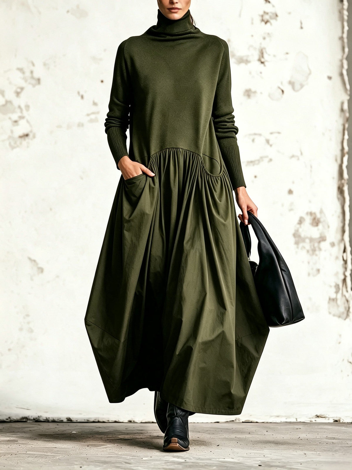 Melissa | Abito Maxi Oversized Nero con Collo Alto e Dettagli Tasche