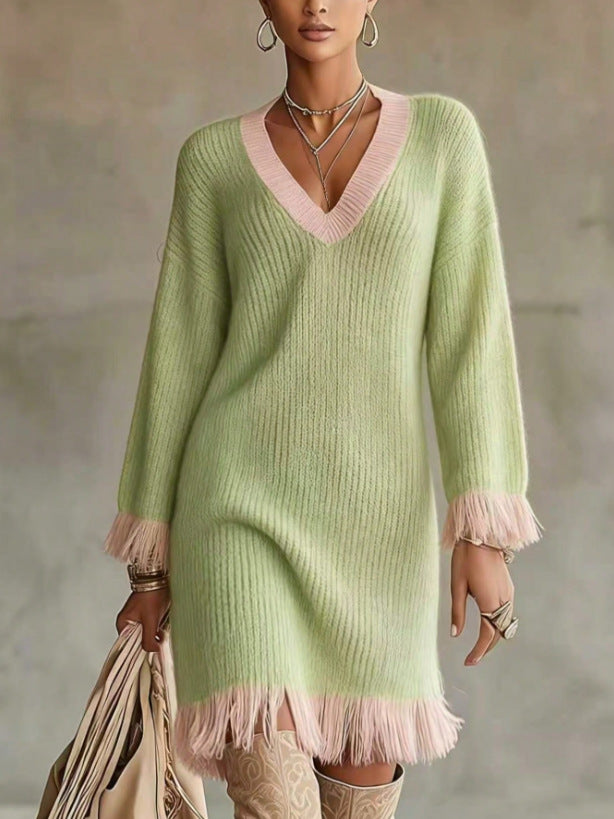 Smeralda | Abito in Maglia Verde con Frange Rosa a Contrasto